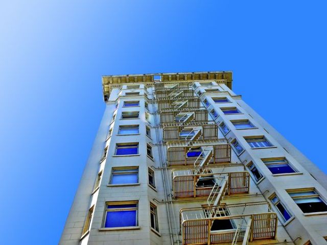 İstanbul Z Tipi Yangın Merdiveni Fiyatları ve Montaj Hizmetleri | Türkiye Geneli – 0530 842 3938